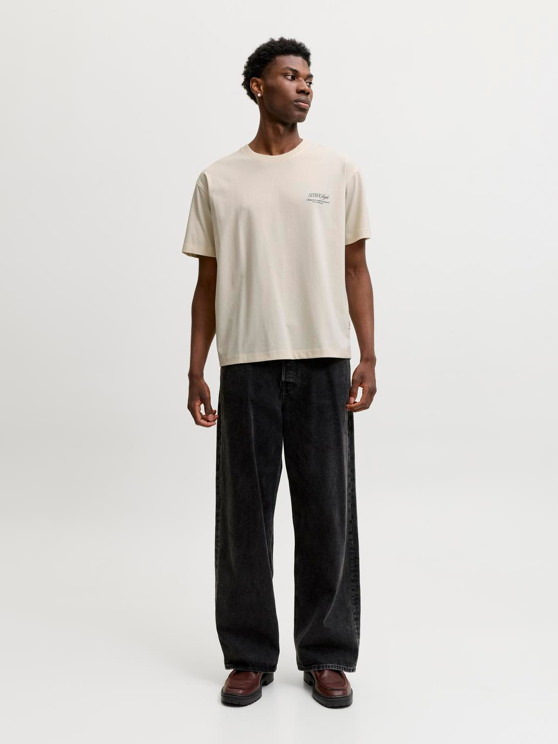 model_shot-front_full